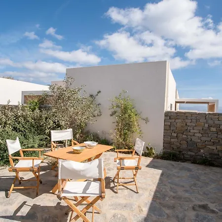 Deluxe Maisonette With Private Jacuzzi Glifades