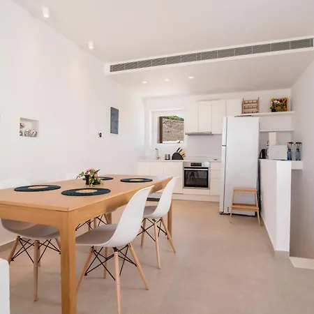 아파트 Deluxe Maisonette With Private Jacuzzi *