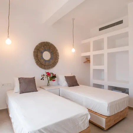 Deluxe Maisonette With Private Jacuzzi Glifades