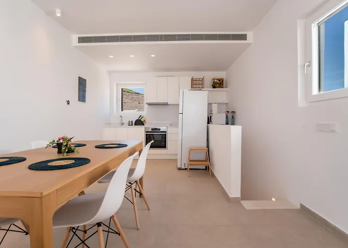 Deluxe Maisonette With Private Jacuzzi Lejlighed Glifades